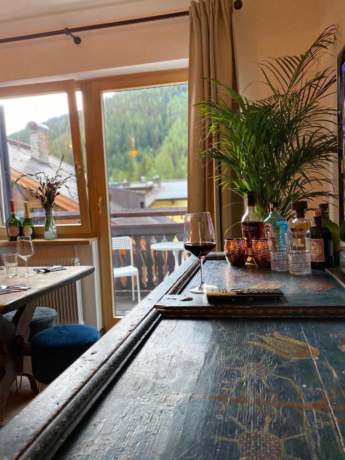 Cafe Schneider Appartments Sankt Anton am Arlberg Bagian luar foto