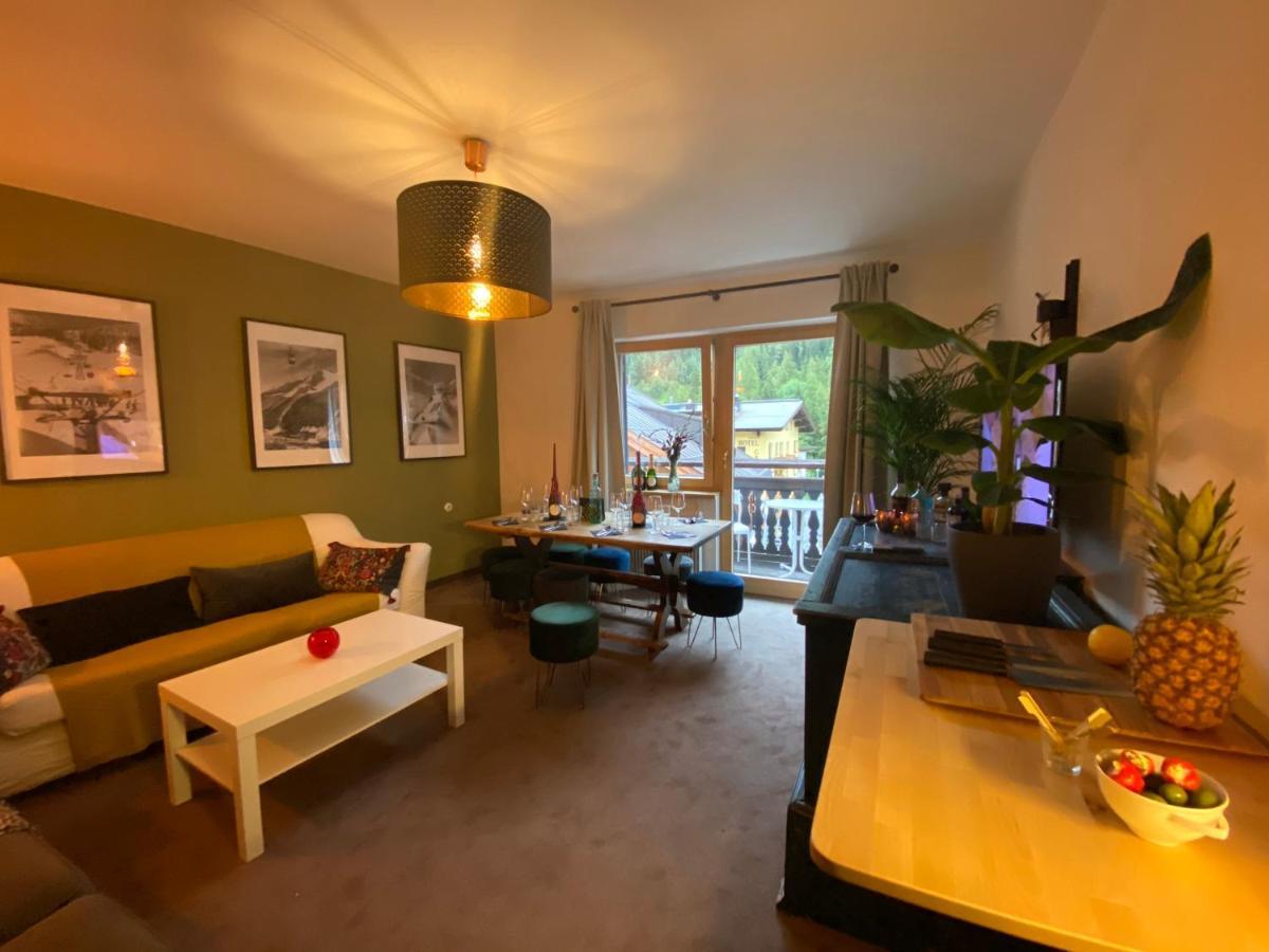 Cafe Schneider Appartments Sankt Anton am Arlberg Bagian luar foto