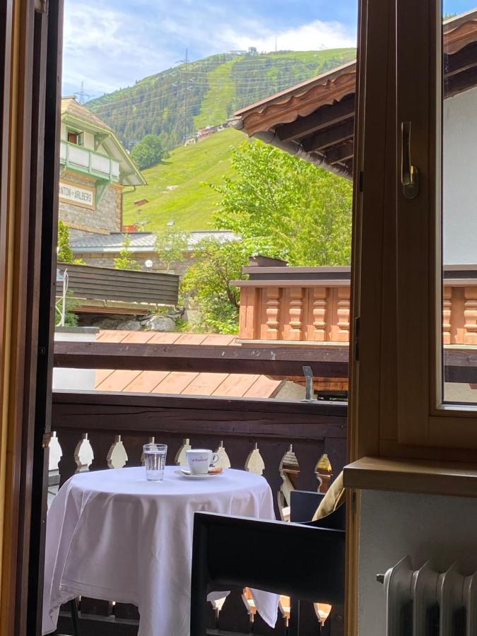 Cafe Schneider Appartments Sankt Anton am Arlberg Bagian luar foto