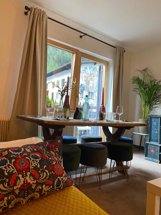 Cafe Schneider Appartments Sankt Anton am Arlberg Bagian luar foto