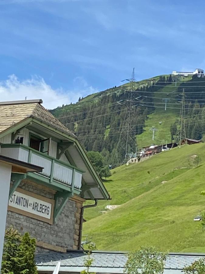 Cafe Schneider Appartments Sankt Anton am Arlberg Bagian luar foto